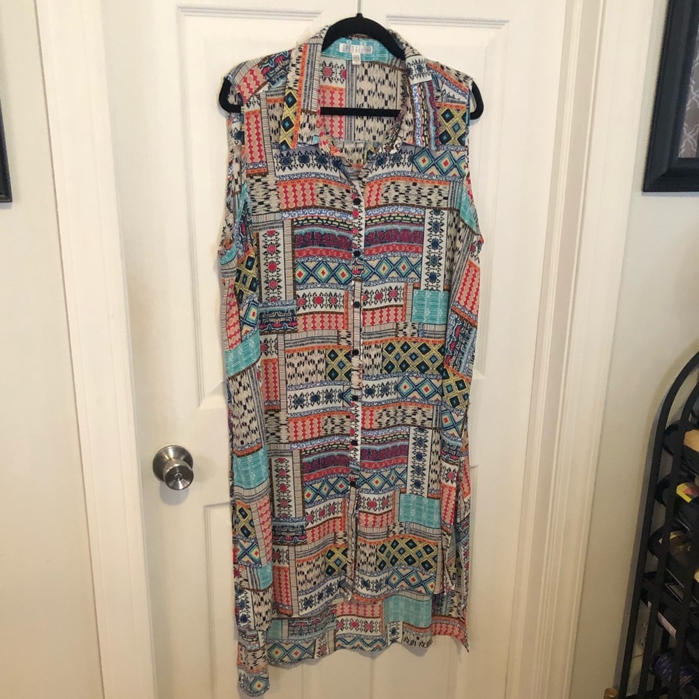 🌼 🌸Spense.  Woman's sleeveless sheer blouse.